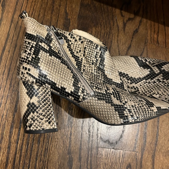 Marc Fisher heeled snakeskin booties - Picture 3 of 6